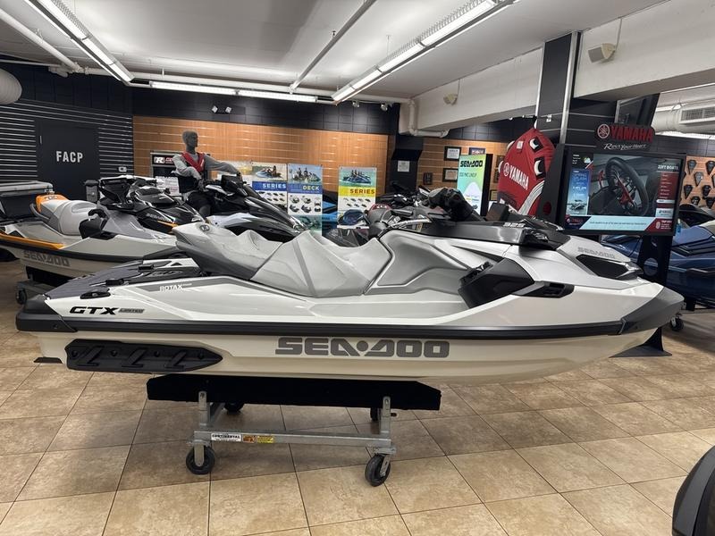 2025 Sea-Doo GTX Limited 325 White Pearl Premium - Image 4