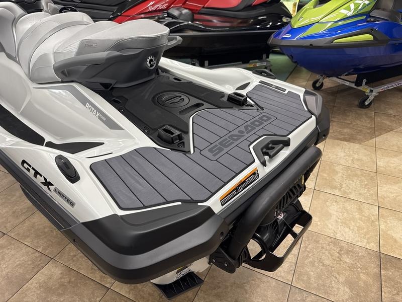 2025 Sea-Doo GTX Limited 325 White Pearl Premium - Image 14