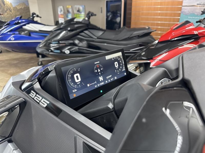 2025 Sea-Doo GTX Limited 325 White Pearl Premium - Image 8