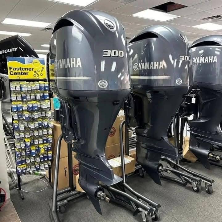 Twin Yamaha F300XCA Outboard Motor - Image 3