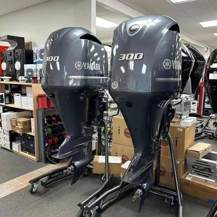 Twin Yamaha F300XCA Outboard Motor - Image 2