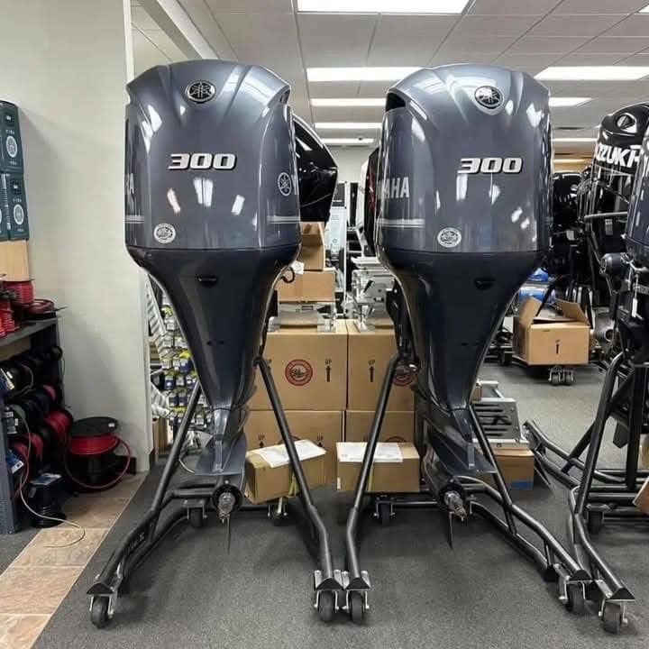 Twin Yamaha F300XCA Outboard Motor