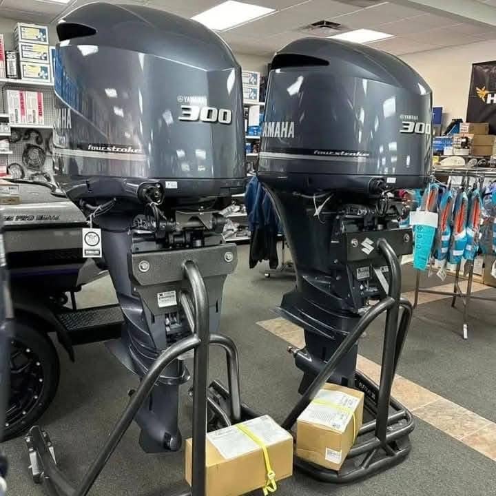 Twin Yamaha F300XCA Outboard Motor - Image 4