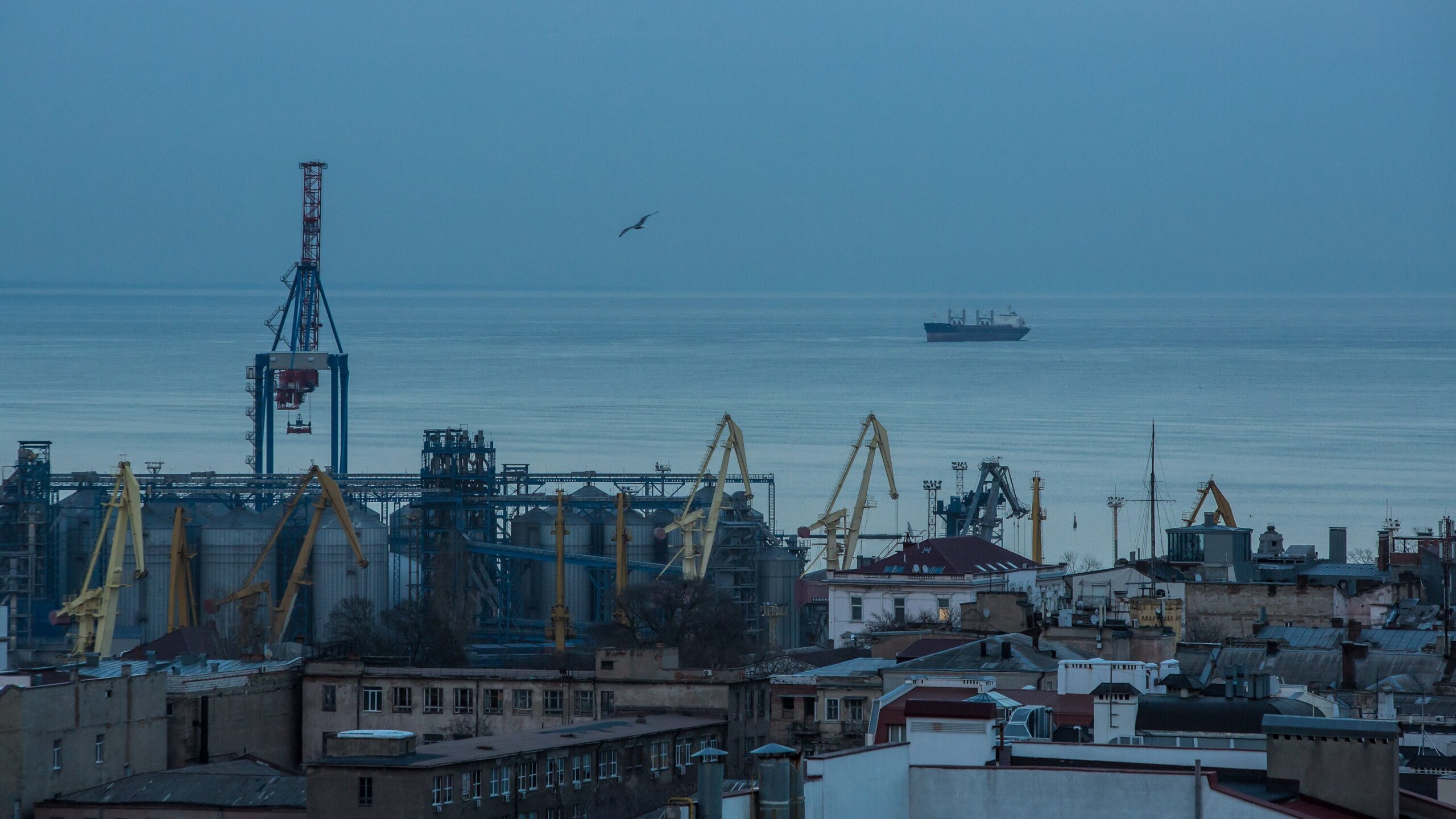 You are currently viewing Ukraine Strikes Russian Targets in Multiple Black Sea Ports