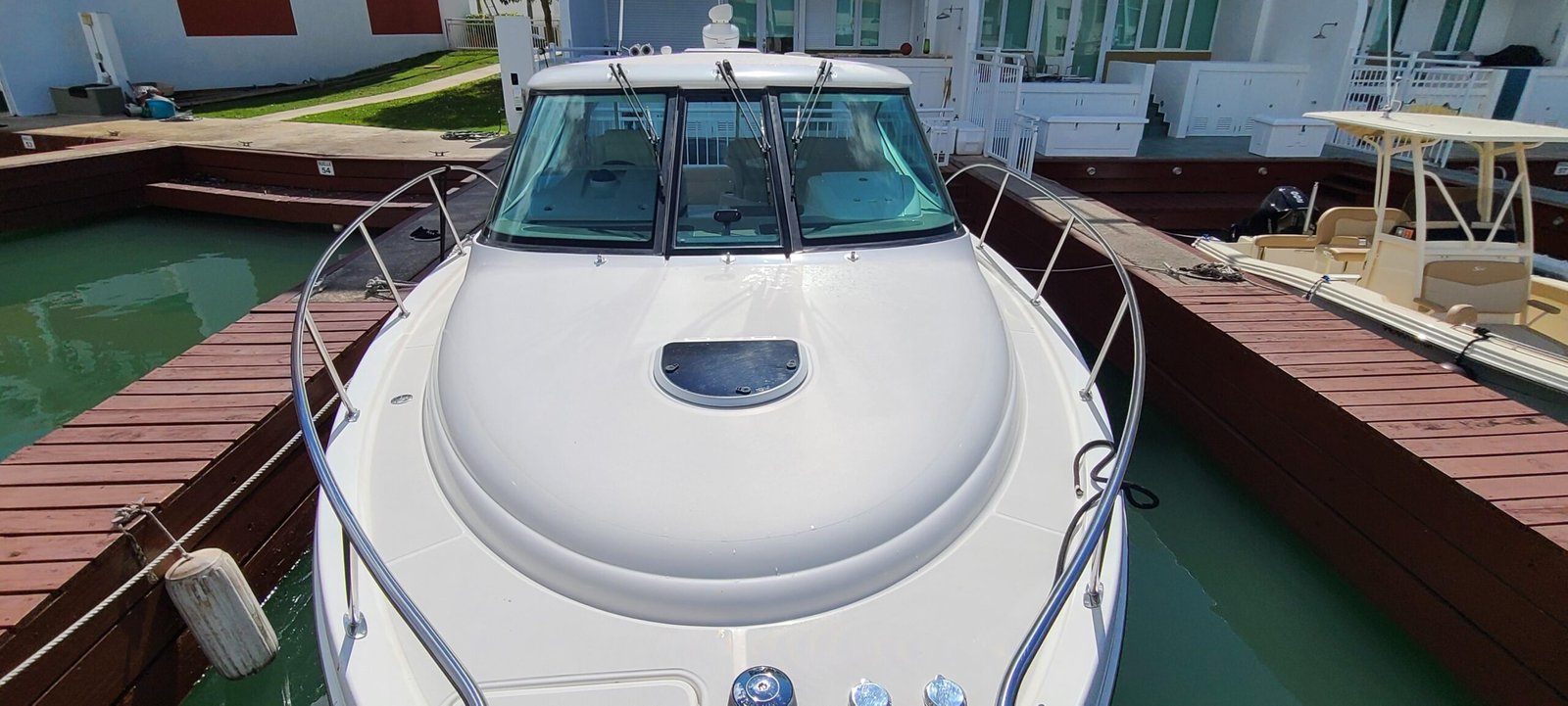 2011 Tiara Yachts 3500 Sovran LE SOHO - Image 4