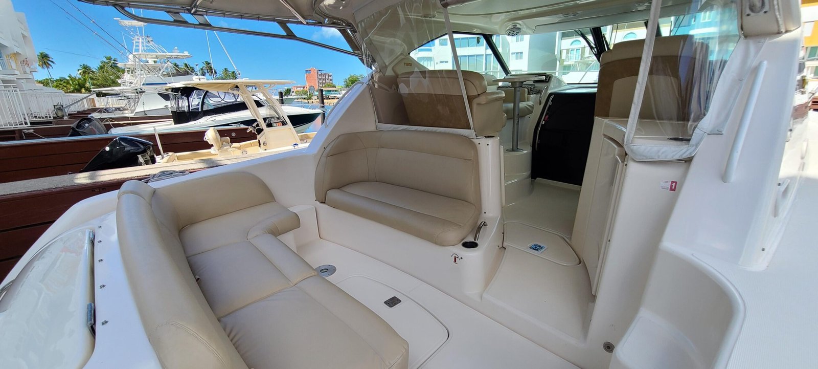 2011 Tiara Yachts 3500 Sovran LE SOHO - Image 6