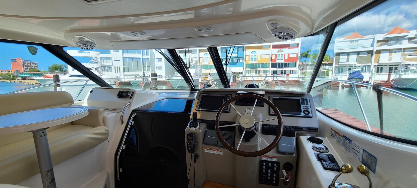 2011 Tiara Yachts 3500 Sovran LE SOHO - Image 9