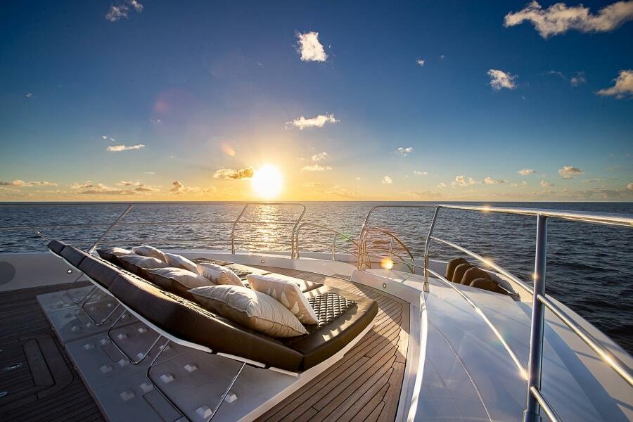 2013 Sunseeker Predator 115 EVEREAST FOR SALE - Image 12