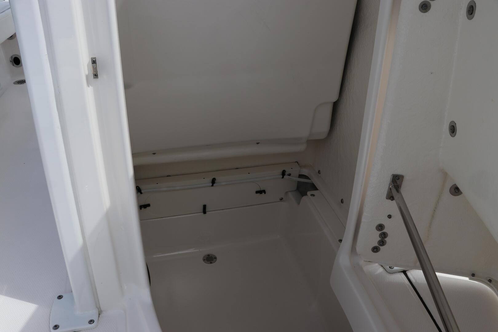 2024 Robalo 226 Cayman For Sale - Image 20