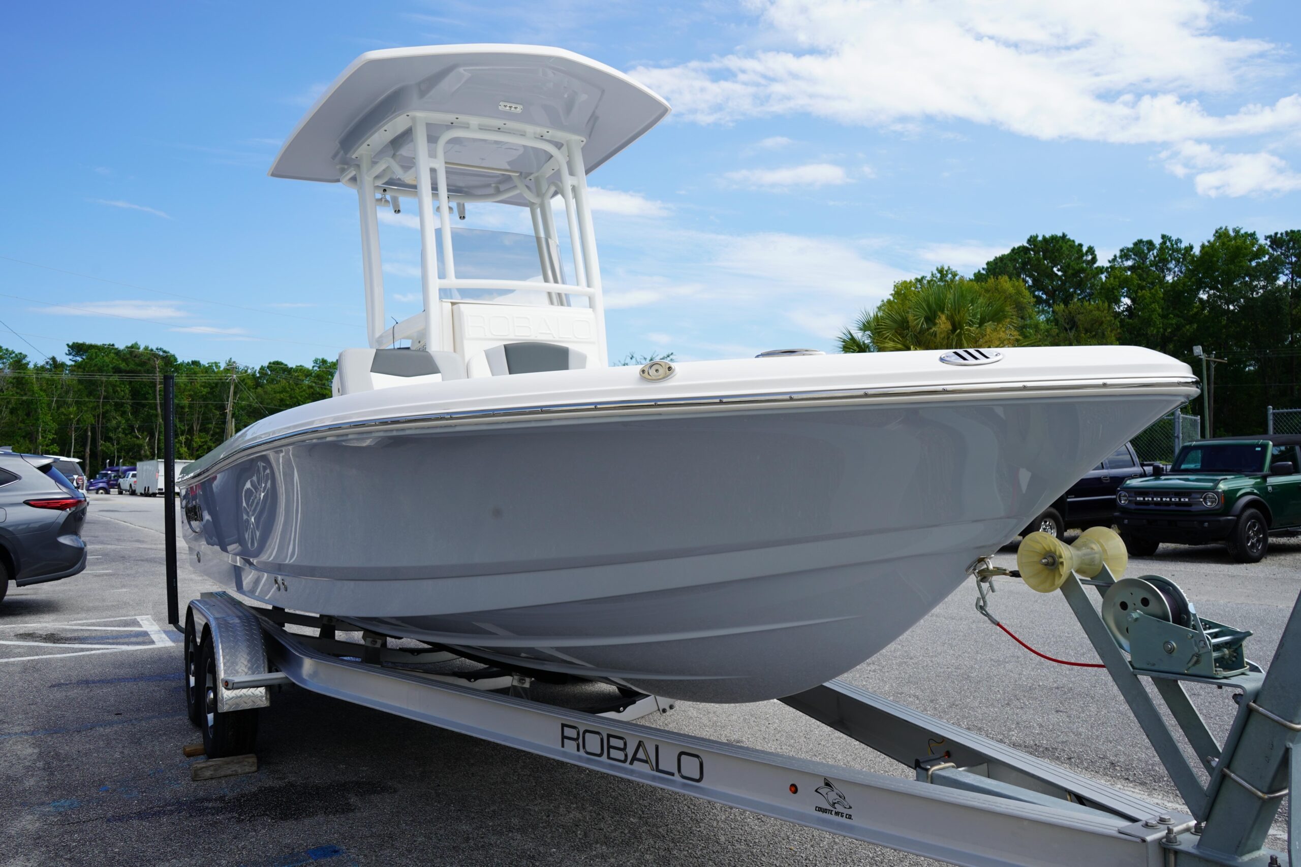 2024 Robalo 226 Cayman For Sale - Image 3