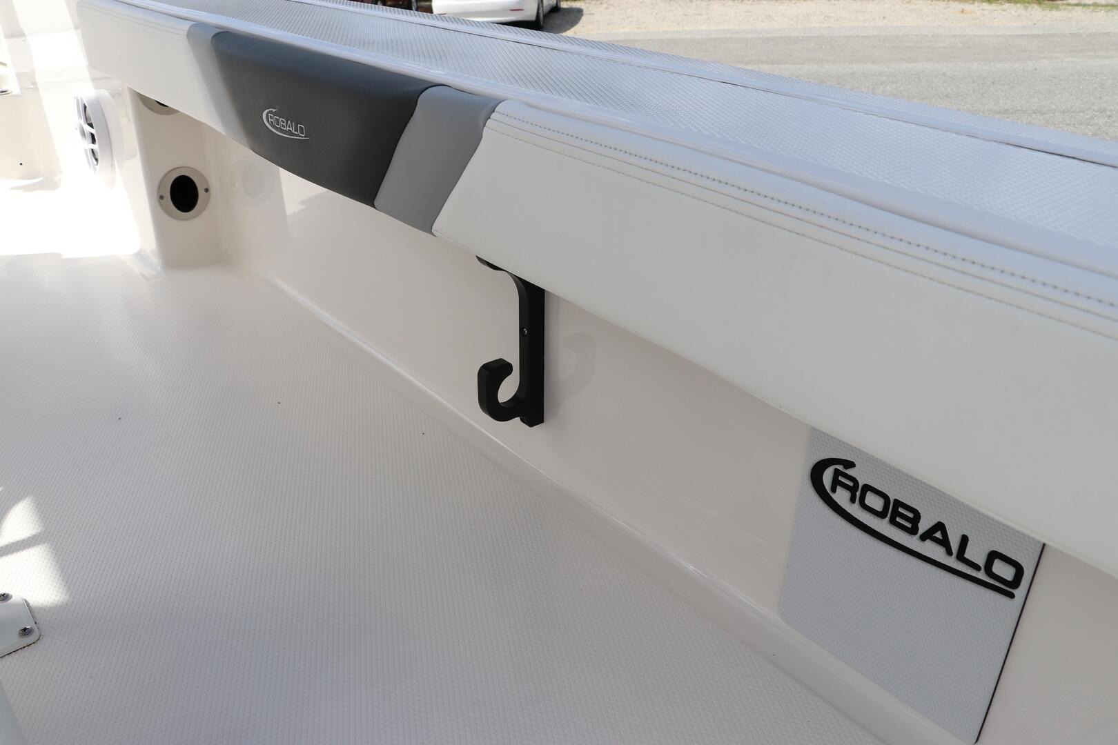 2024 Robalo 226 Cayman For Sale - Image 10
