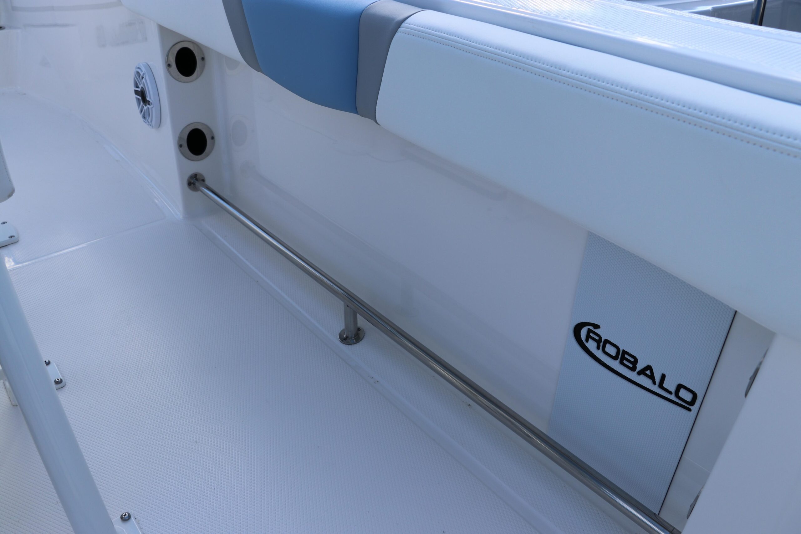 Buy 2024 Robalo R230 Center Console - Image 13