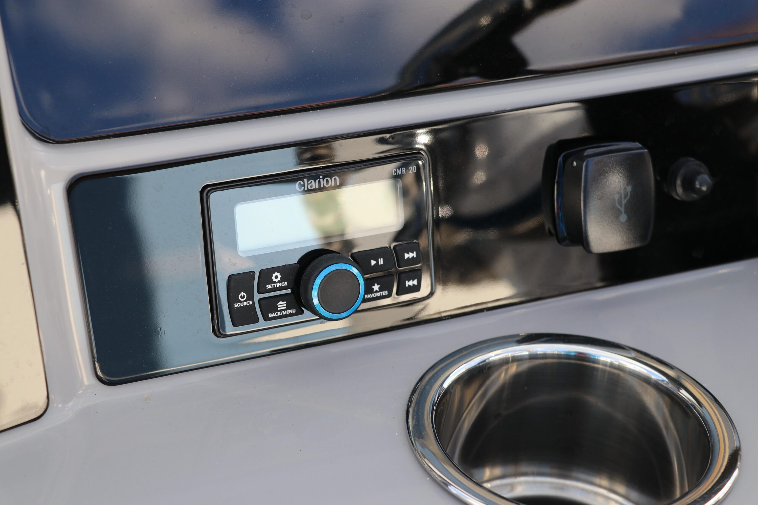 Buy 2024 Robalo R230 Center Console - Image 21