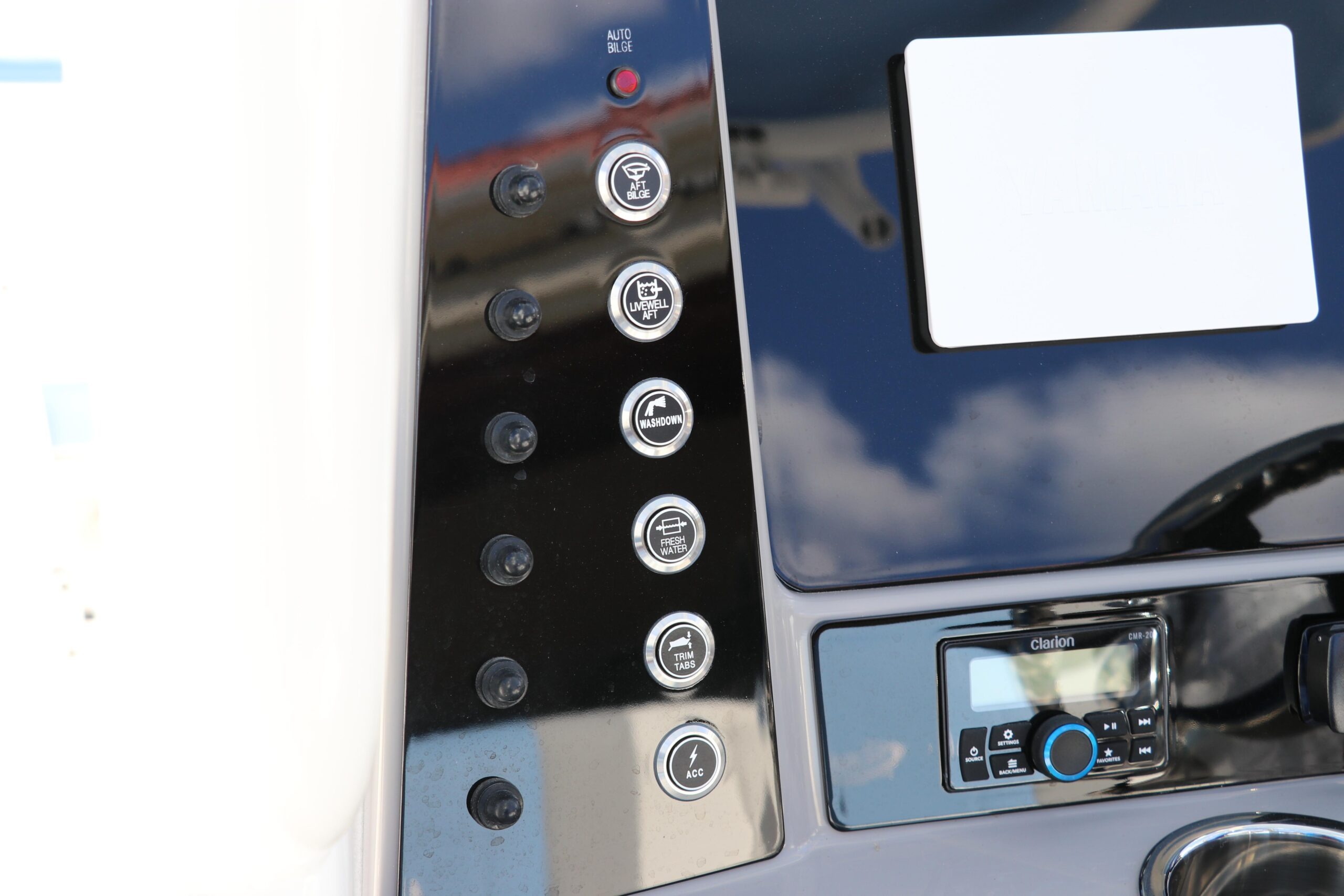 Buy 2024 Robalo R230 Center Console - Image 22