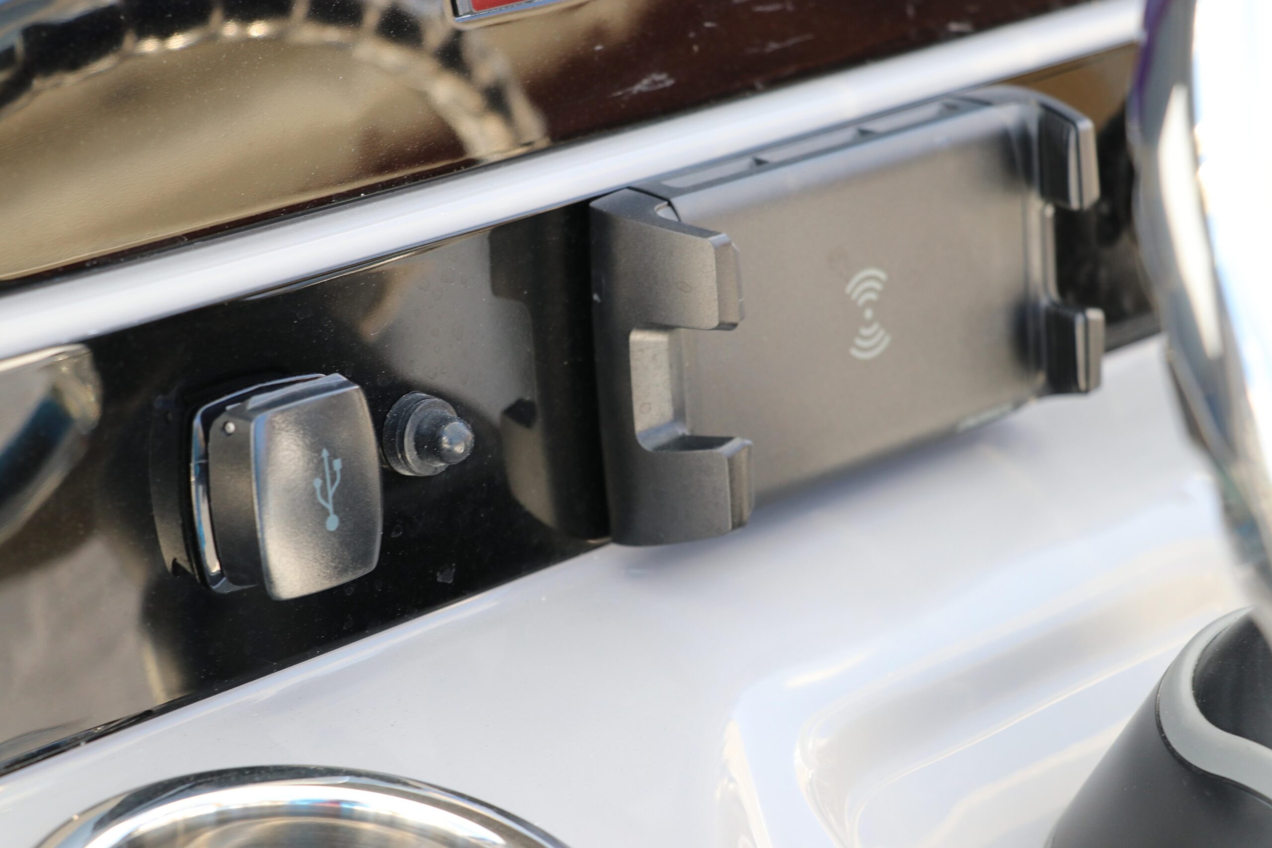 Buy 2024 Robalo R230 Center Console - Image 23