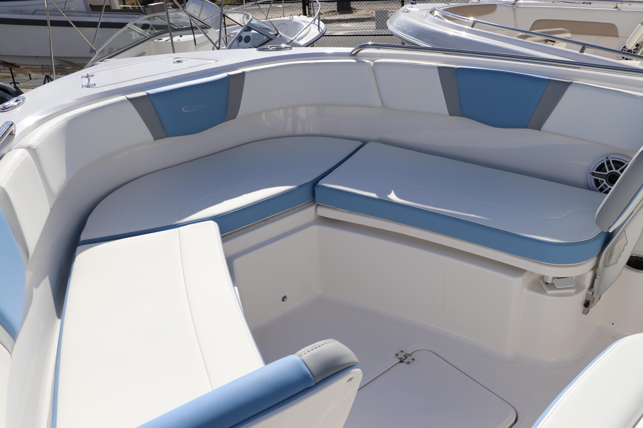 Buy 2024 Robalo R230 Center Console - Image 34