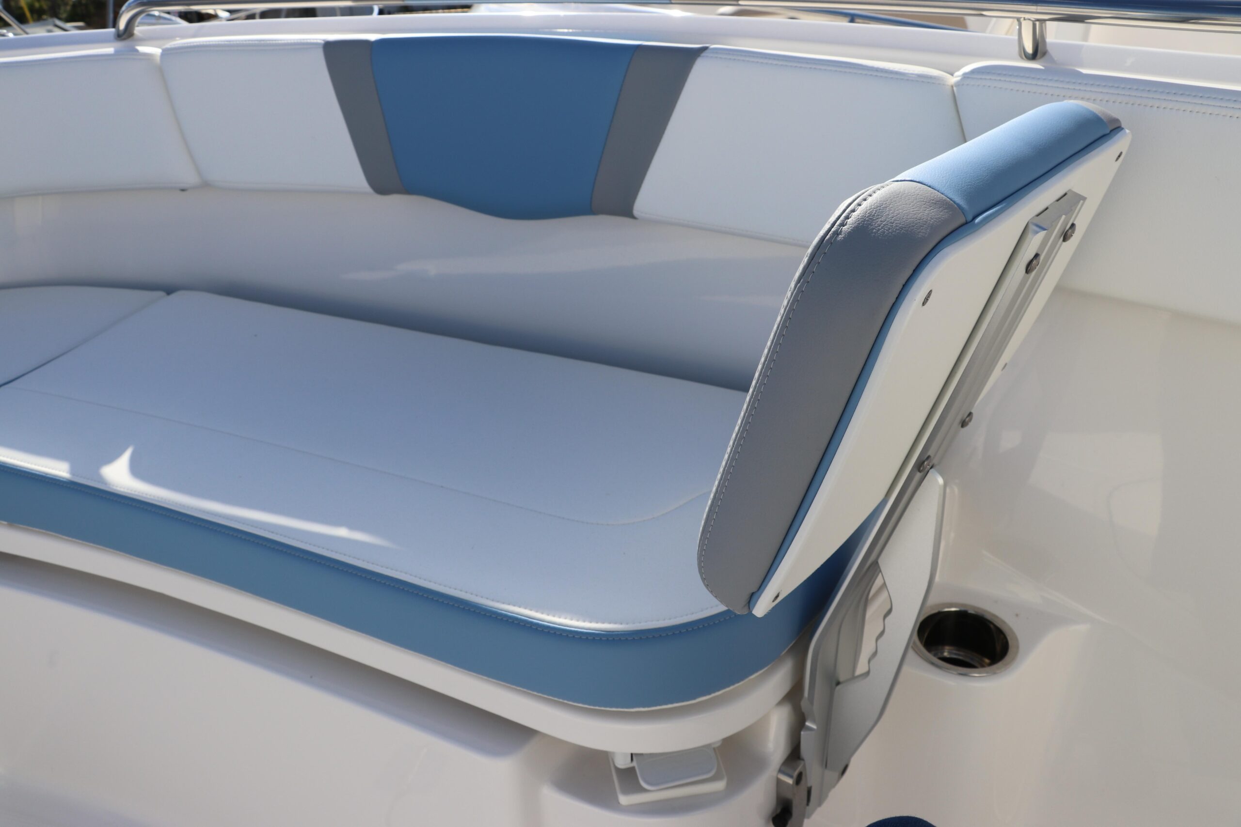 Buy 2024 Robalo R230 Center Console - Image 35