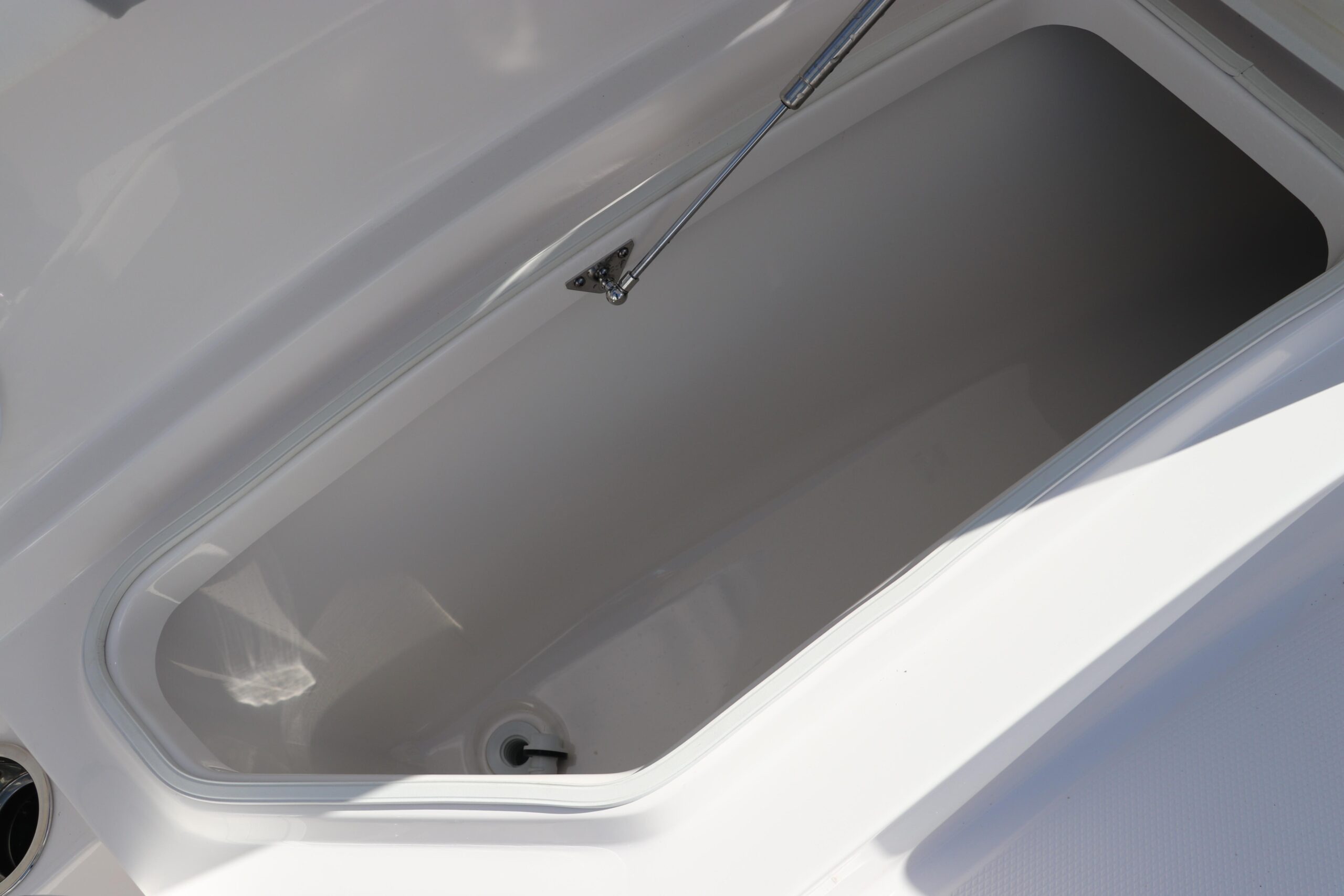 Buy 2024 Robalo R230 Center Console - Image 36