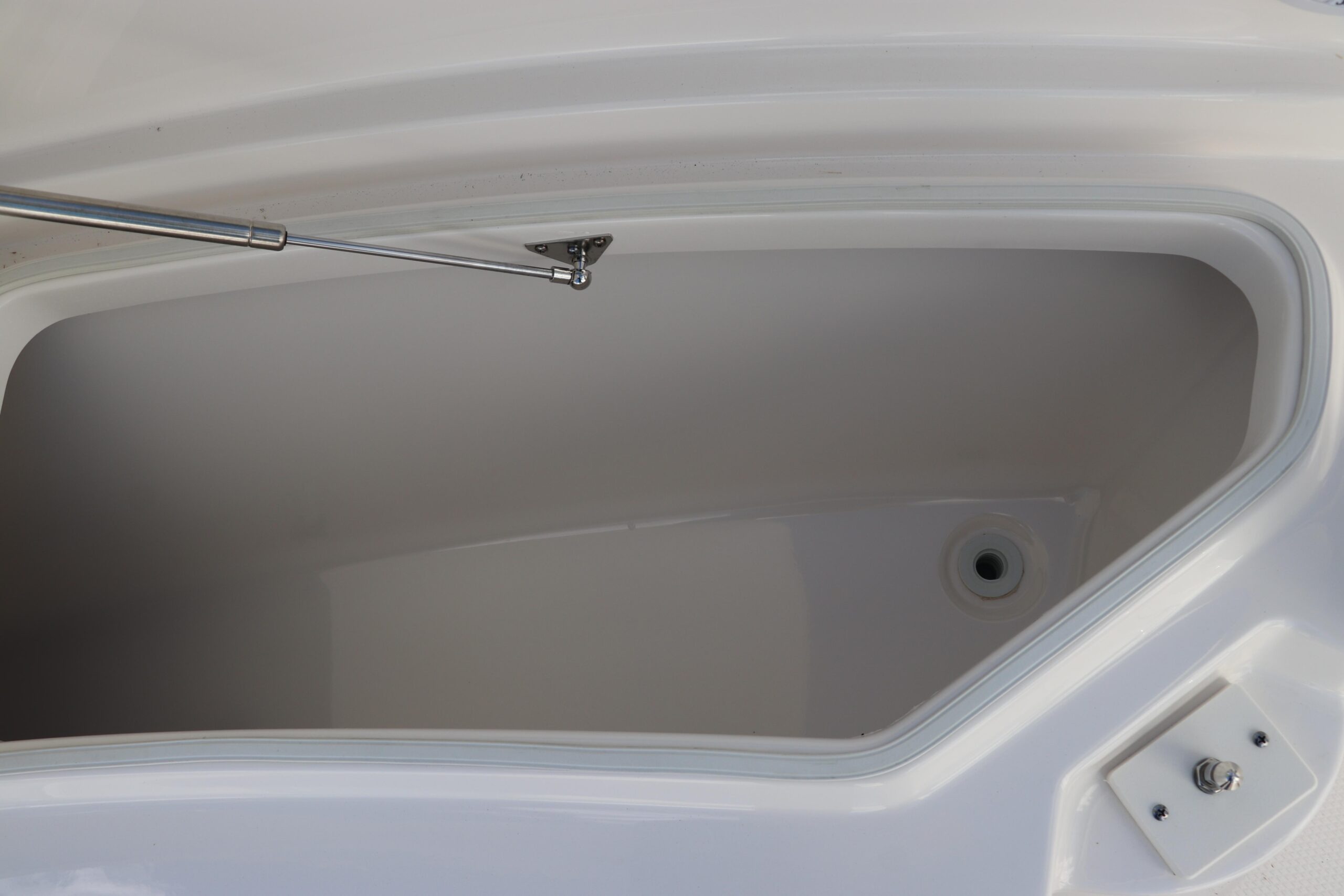 Buy 2024 Robalo R230 Center Console - Image 38