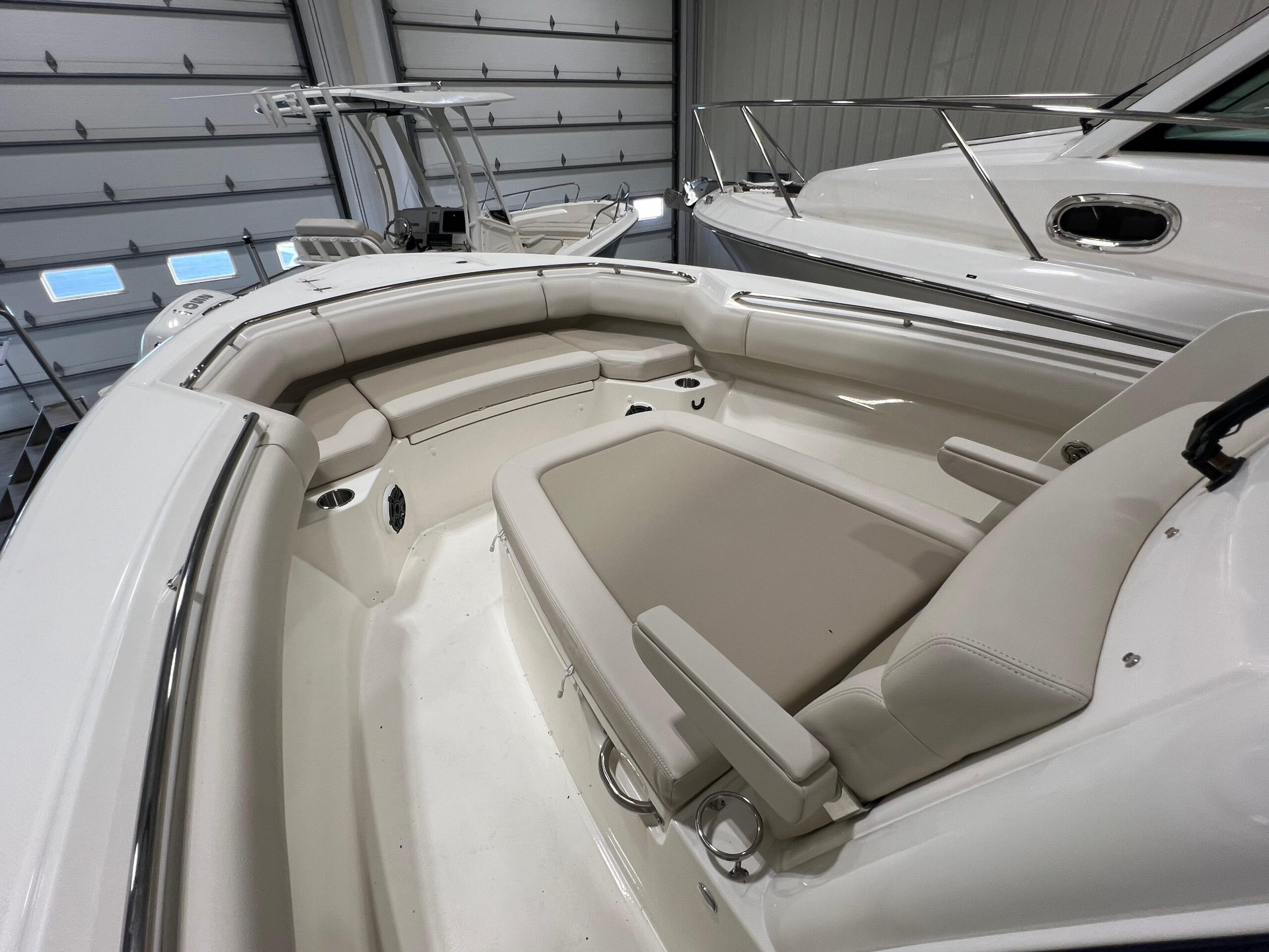 2025 Boston Whaler 280 Outrage - Image 11