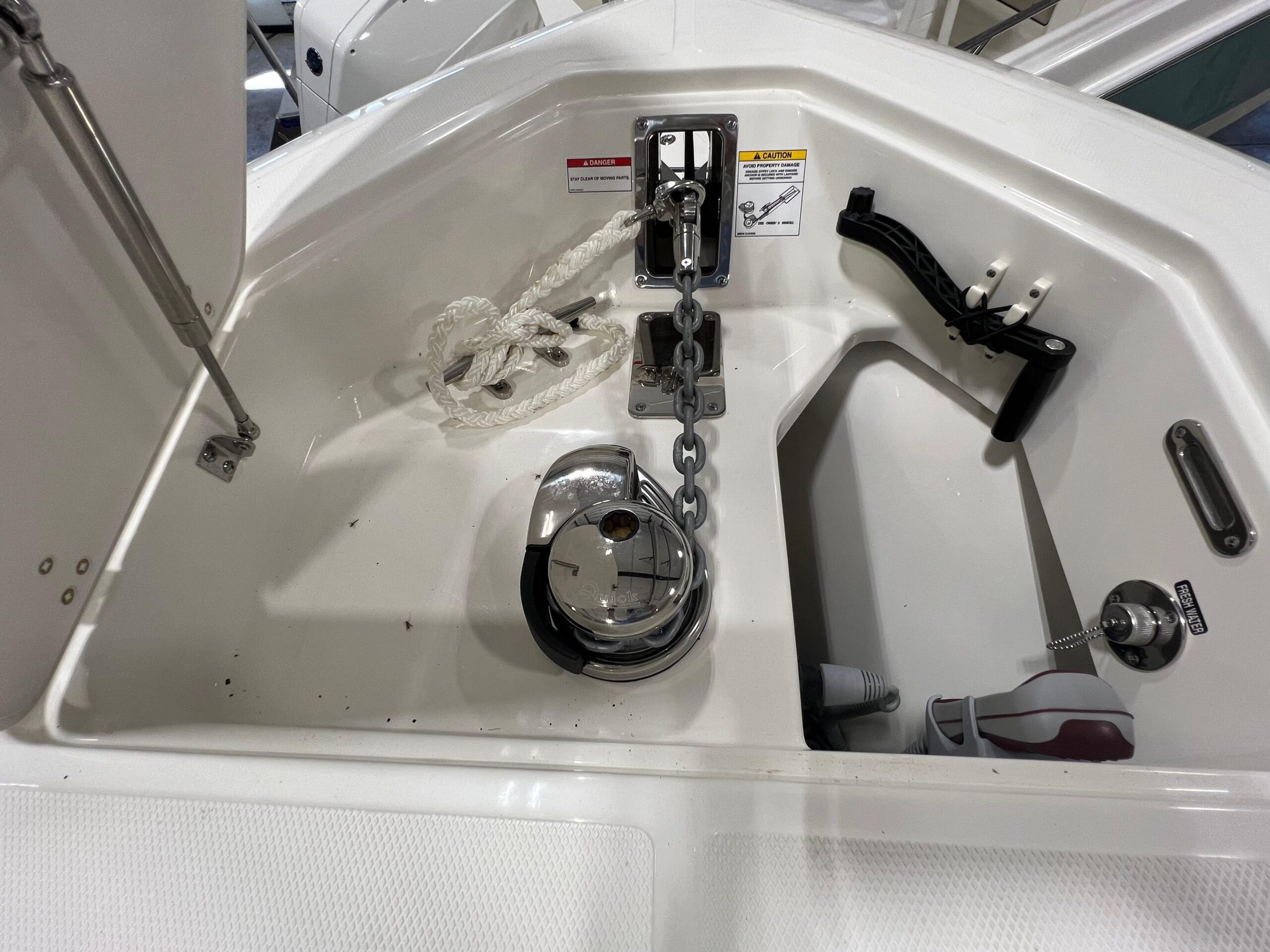 2025 Boston Whaler 280 Outrage - Image 14