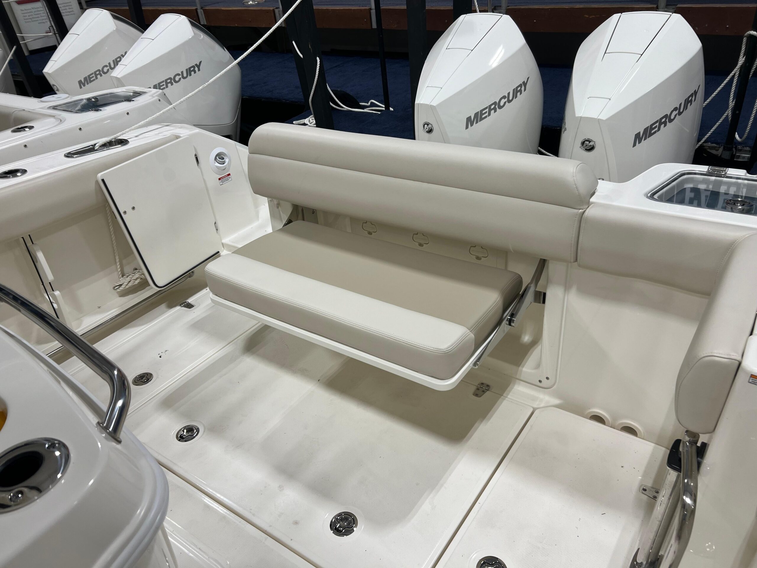 2025 Boston Whaler 280 Outrage - Image 5