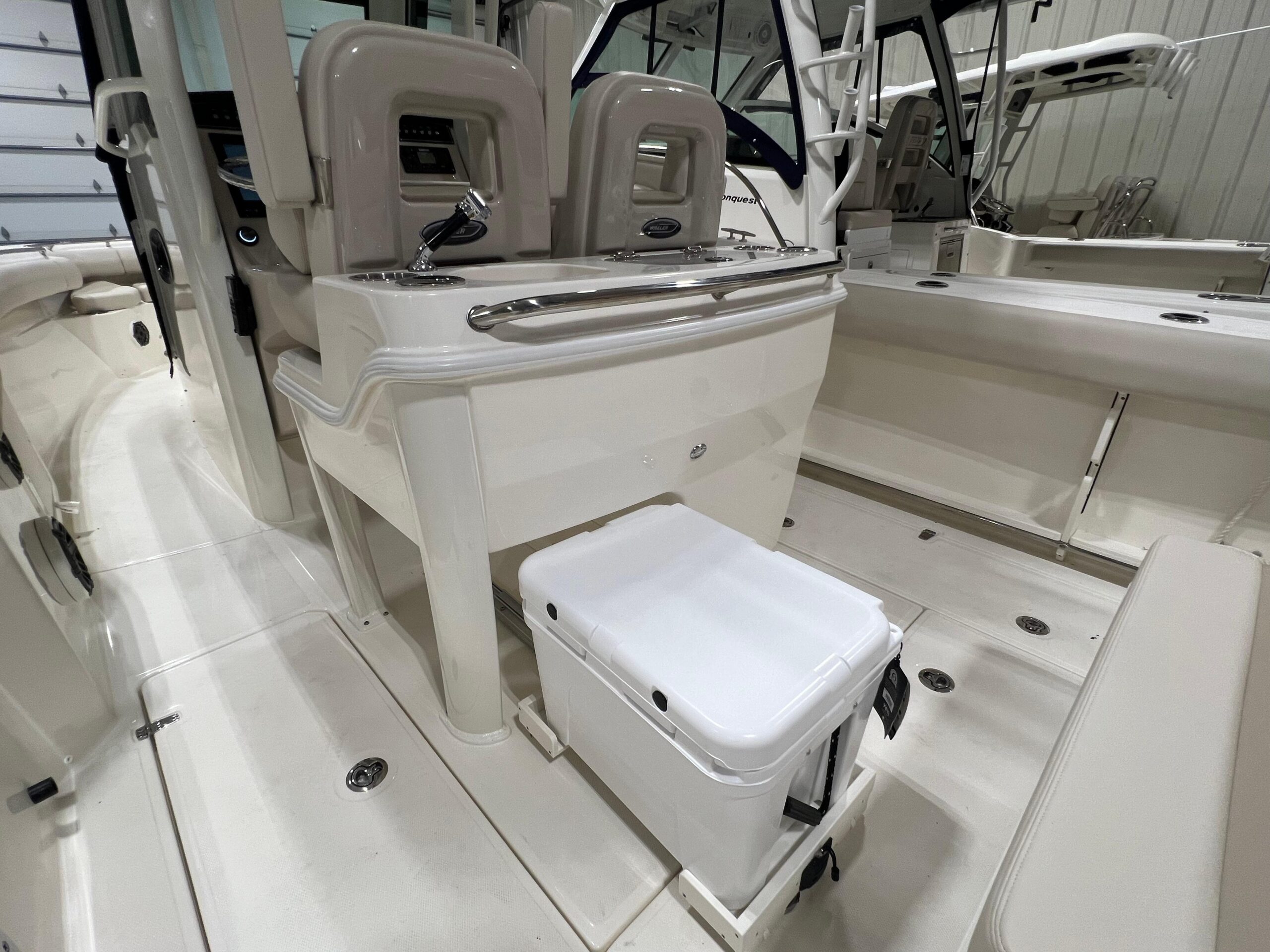 2025 Boston Whaler 280 Outrage - Image 6