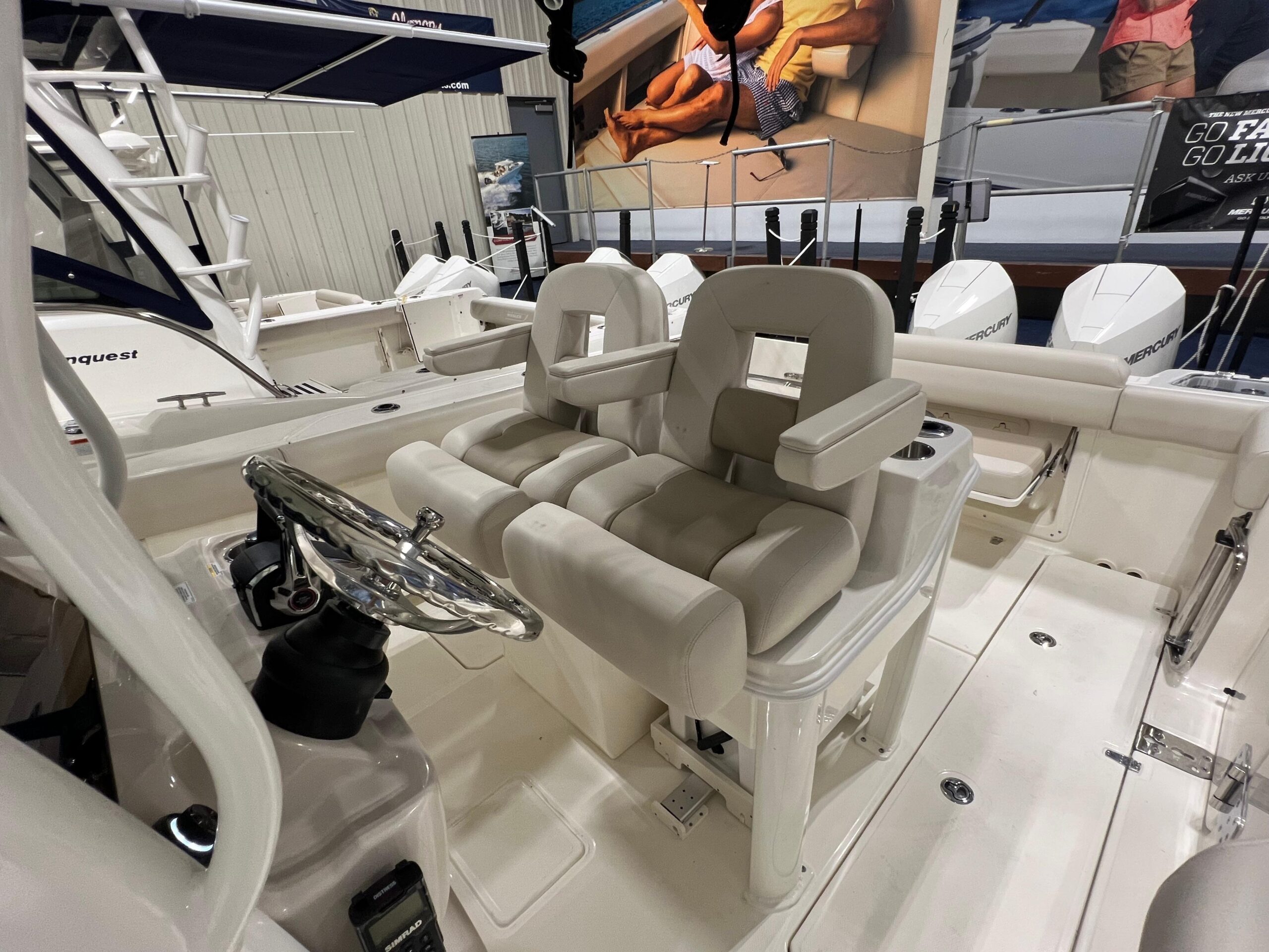 2025 Boston Whaler 280 Outrage - Image 8