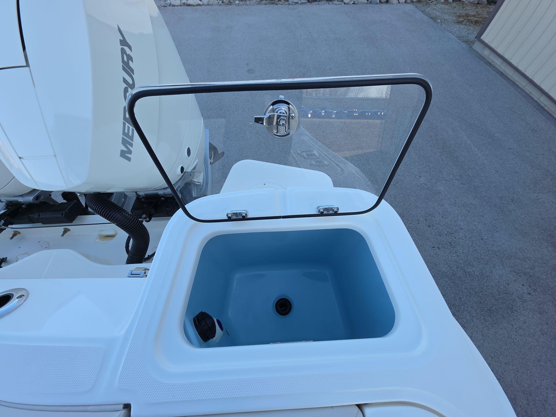 2025 Boston Whaler 325 Conquest - Image 15