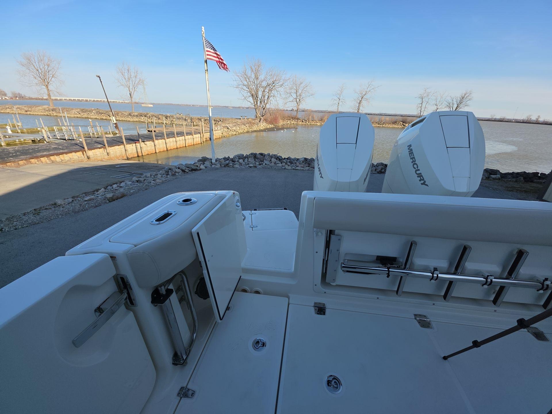 2025 Boston Whaler 325 Conquest - Image 3