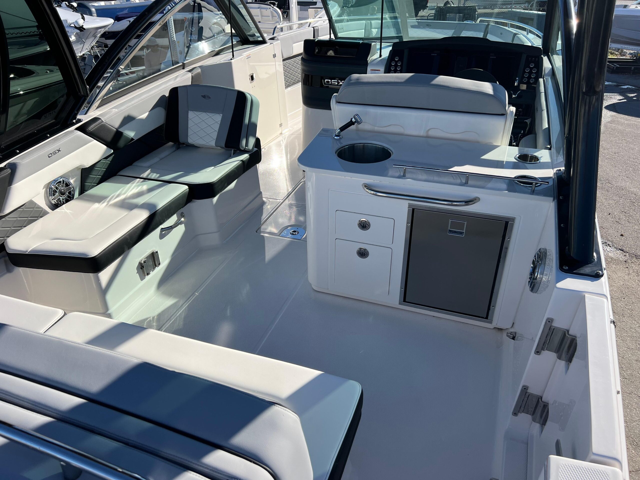 2025 Chaparral 310 OSX For Sale - Image 8