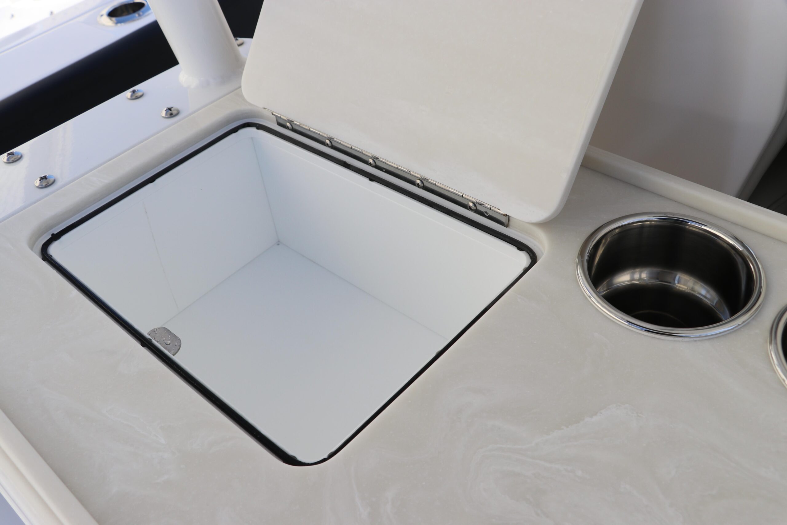 2025 Edgewater 325CC For Sale - Image 13