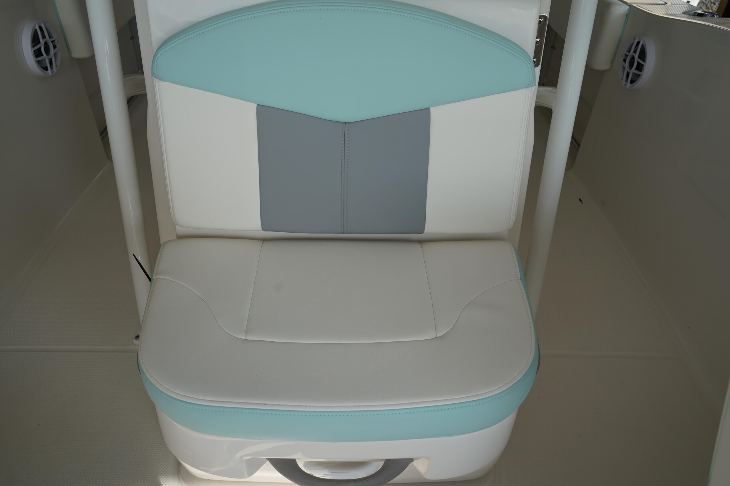 2025 Robalo R202 Explorer For Sale - Image 22