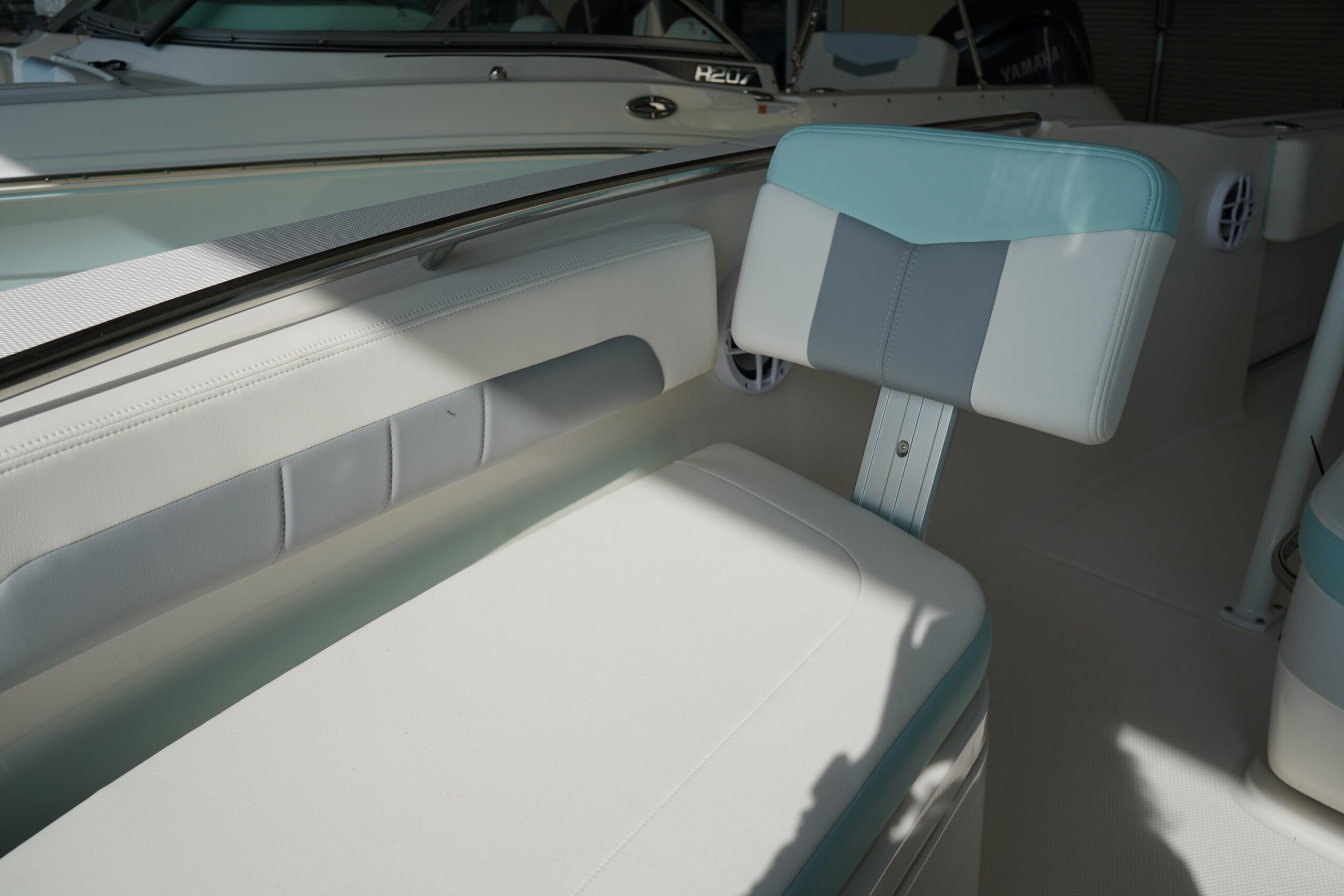 2025 Robalo R202 Explorer For Sale - Image 25