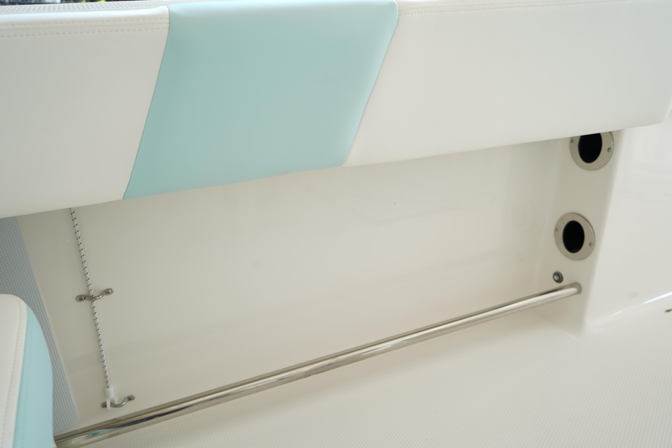 2025 Robalo R202 Explorer For Sale - Image 10