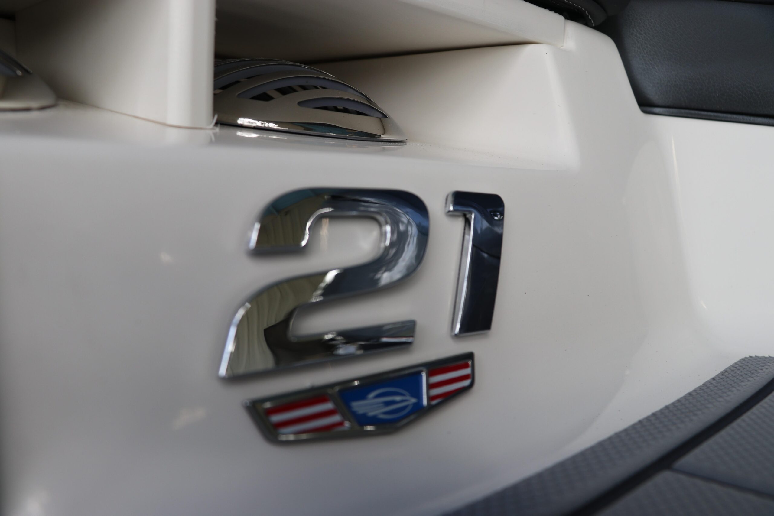 2026 Chaparral 21 SSi OB For Sale - Image 7