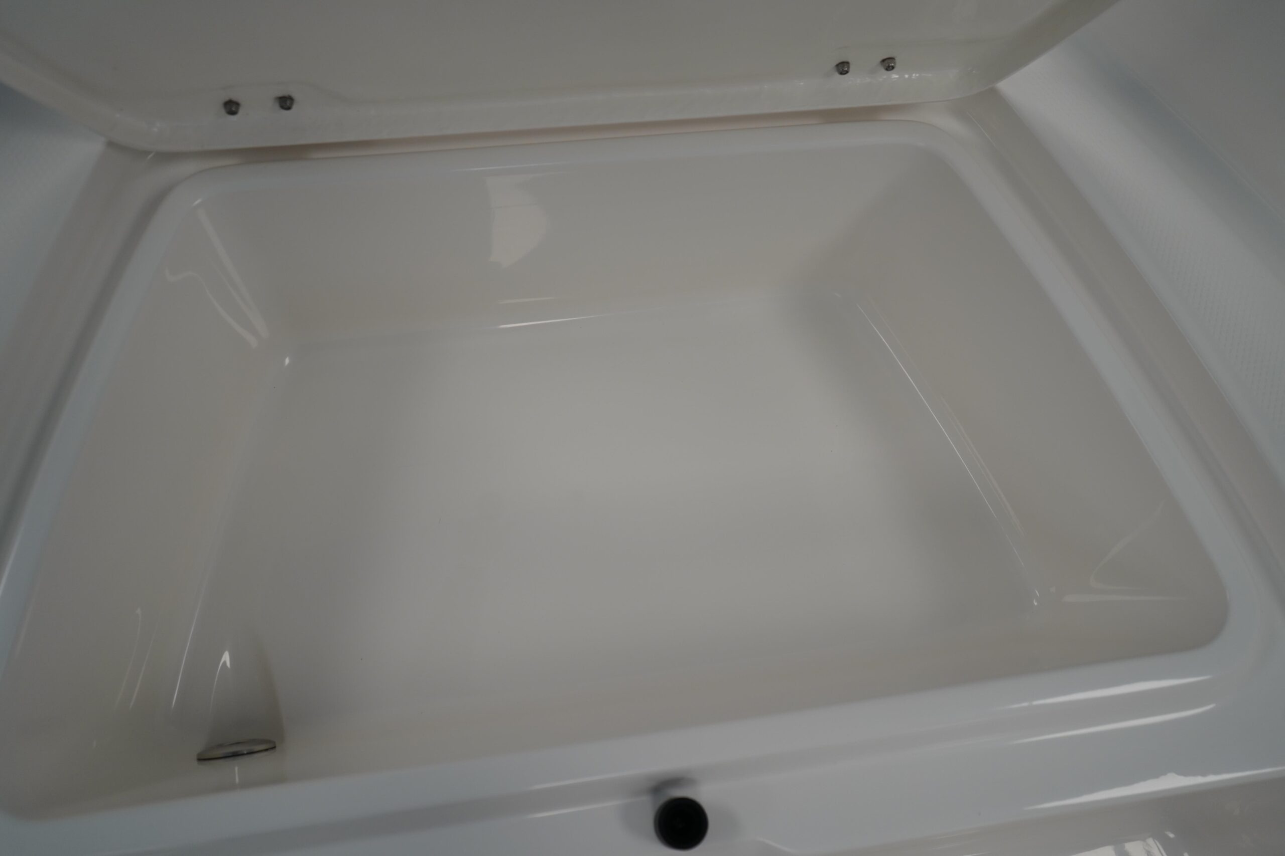 2026 Robalo R160 Center Console - Image 19