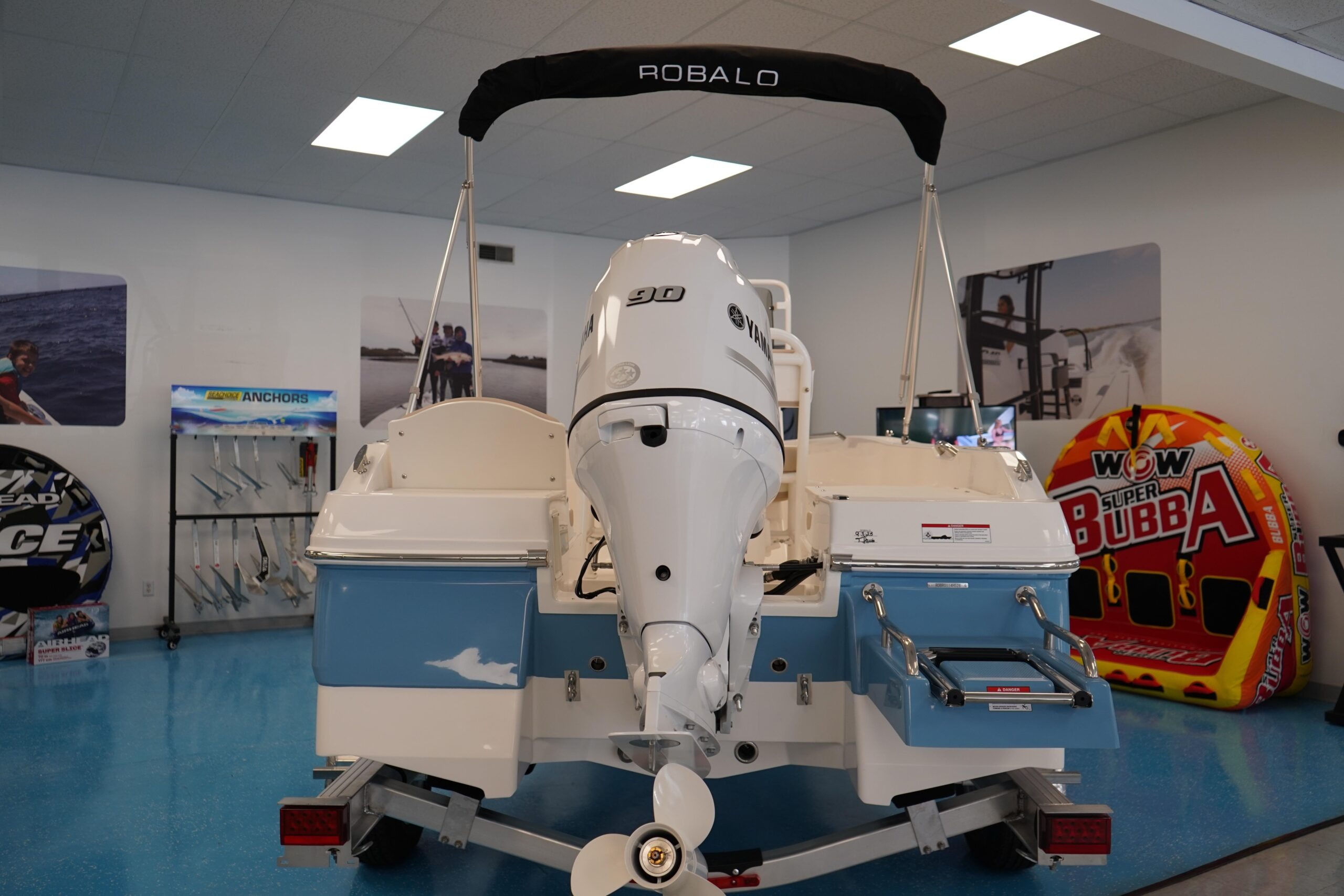 2026 Robalo R160 Center Console - Image 6