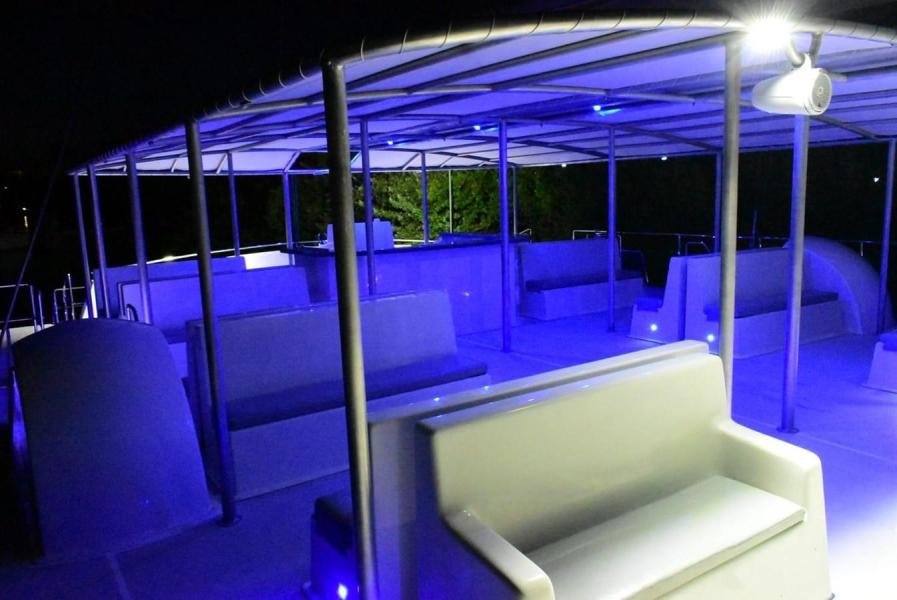 Compass 82 - Image 17