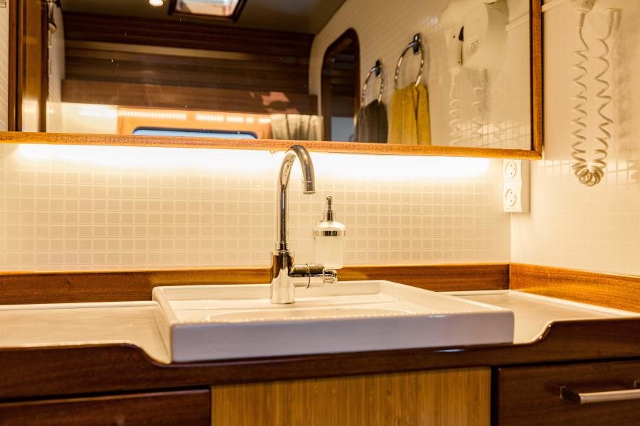 Custom 78 TransOcean Powercat IETA - Image 22