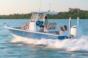 Read more about the article 4 Main Reasons to Buy a Center Console Boat