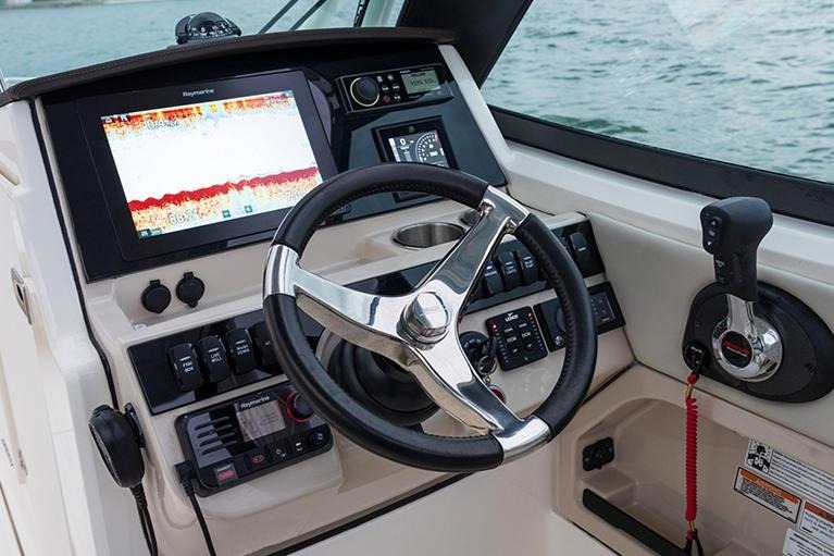 2025 Boston Whaler 240 Vantage - Image 11