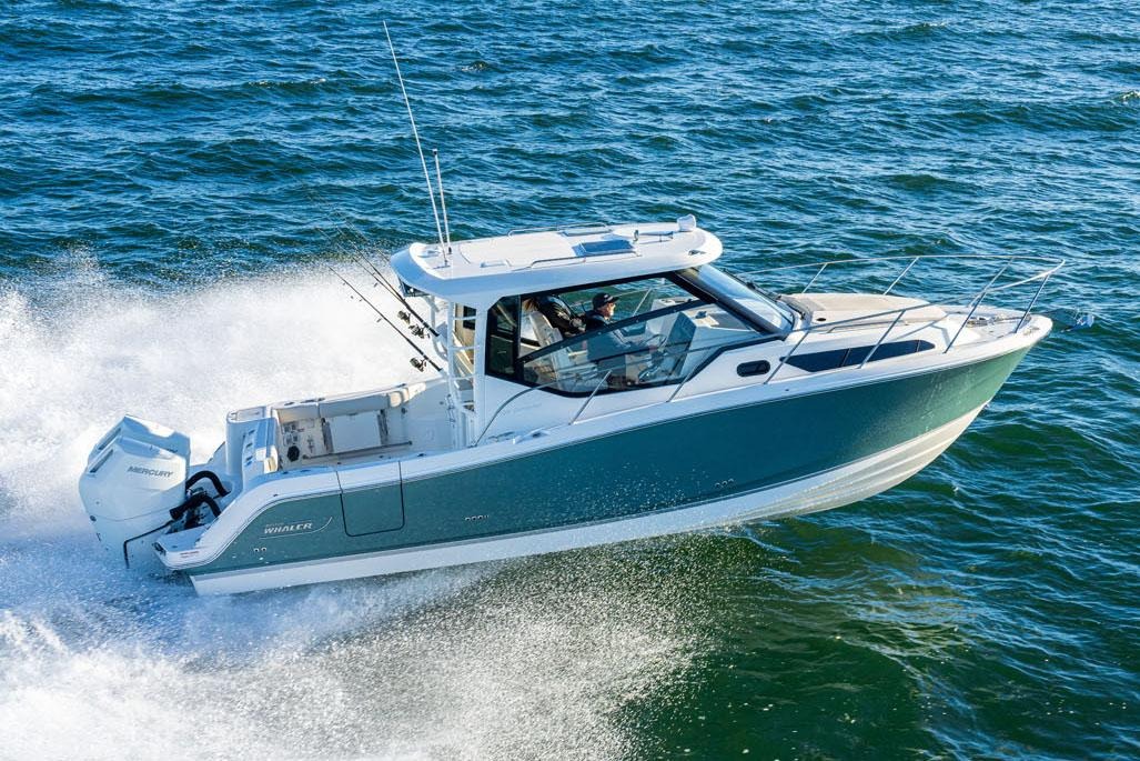 2025 Boston Whaler 325 Conquest - Image 17
