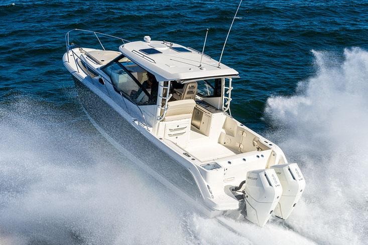 2025 Boston Whaler 325 Conquest - Image 20
