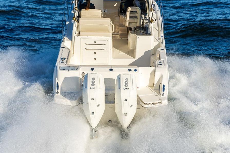 2025 Boston Whaler 325 Conquest - Image 21
