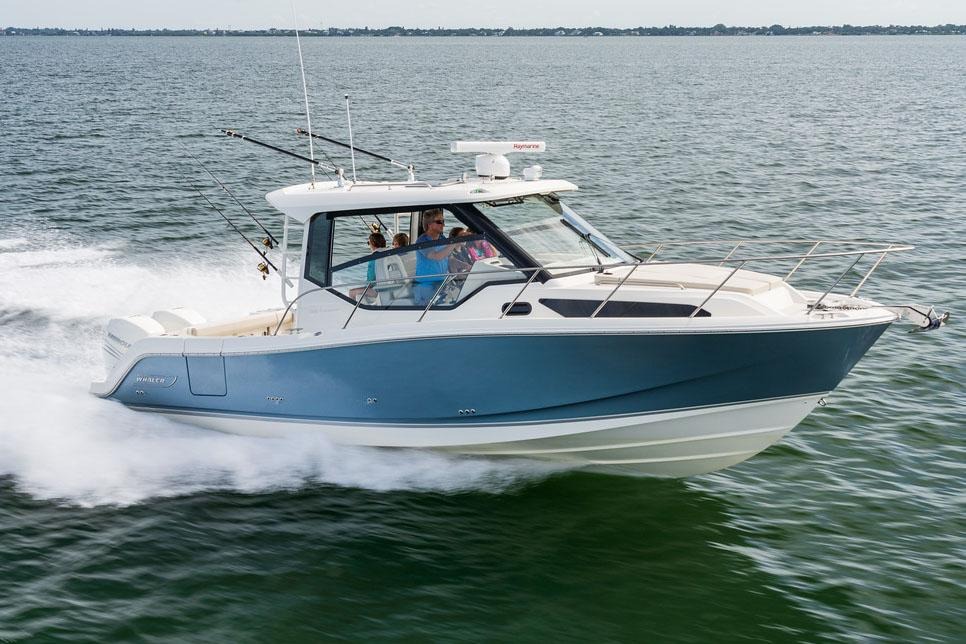 2025 Boston Whaler 325 Conquest - Image 18