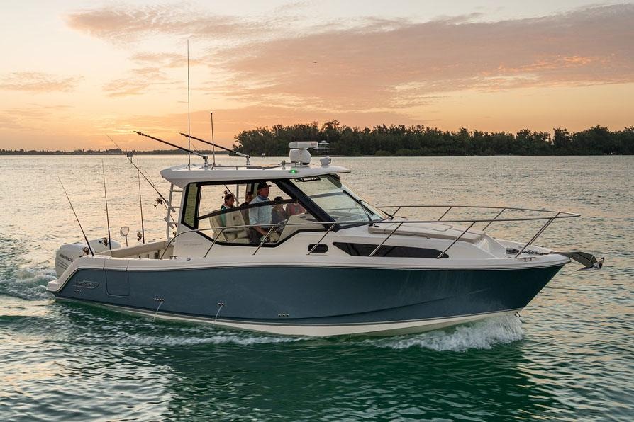 2025 Boston Whaler 325 Conquest - Image 19