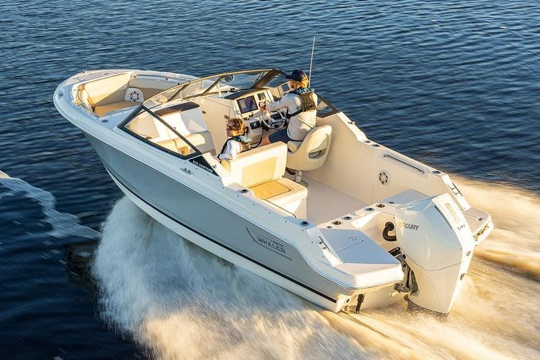 2025 Boston Whaler 210 Vantage - Image 16