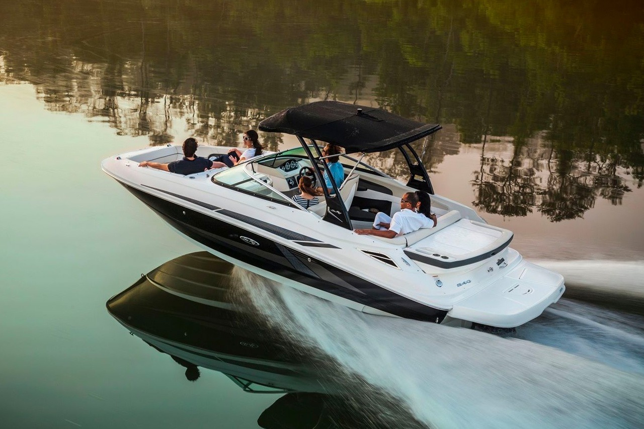 You are currently viewing A quick tutorial about all things deckboats