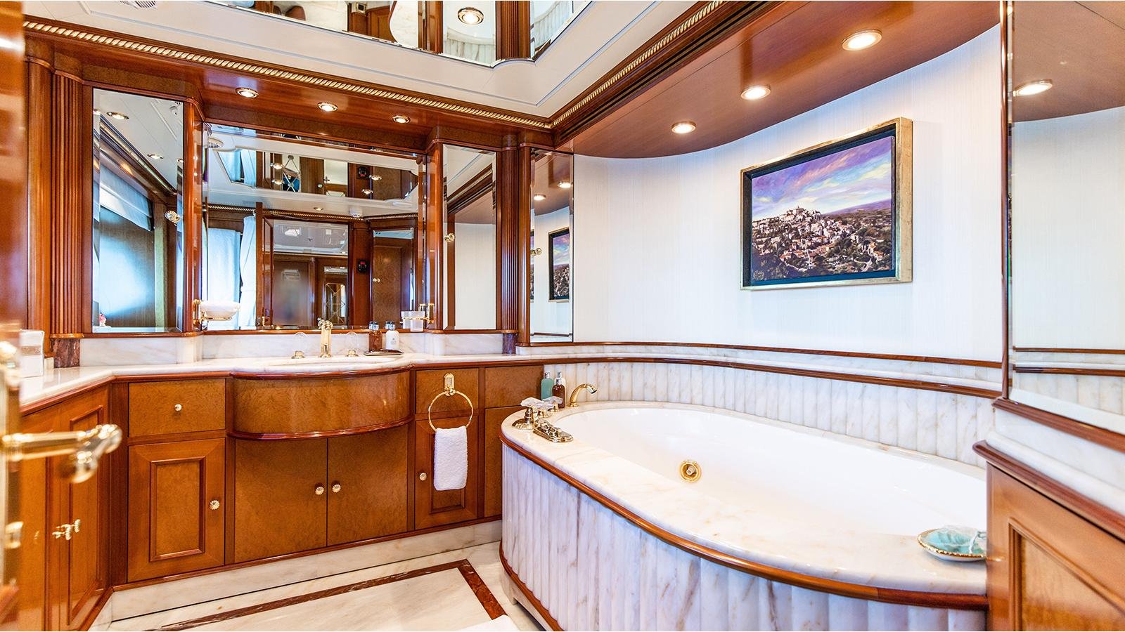 2003 BENETTI CUSTOM NEXT CHAPTER for sale - Image 18